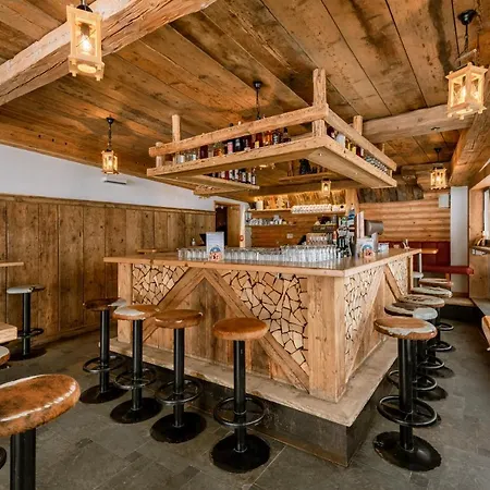 Restaurant Hexenalm فندق 4*