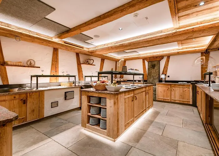 Hotel Restaurant Hexenalm 4*