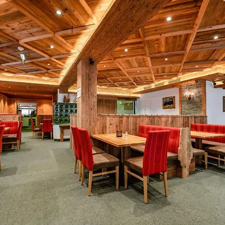 ホテル Restaurant Hexenalm 4*